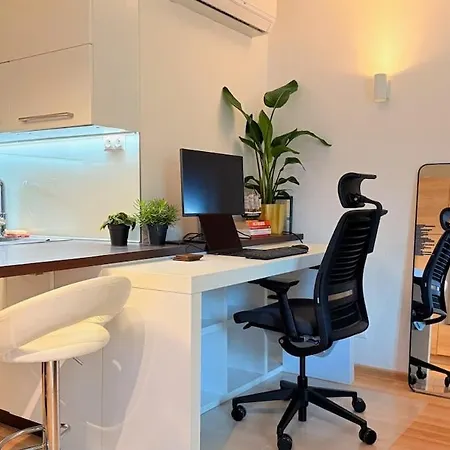 Feel Like At Old Town Apartment *