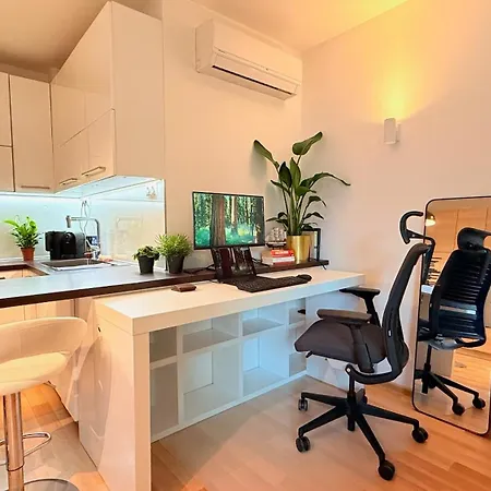 Quiet, Cozy And Sunny In The Absolute Center Apartmán *
